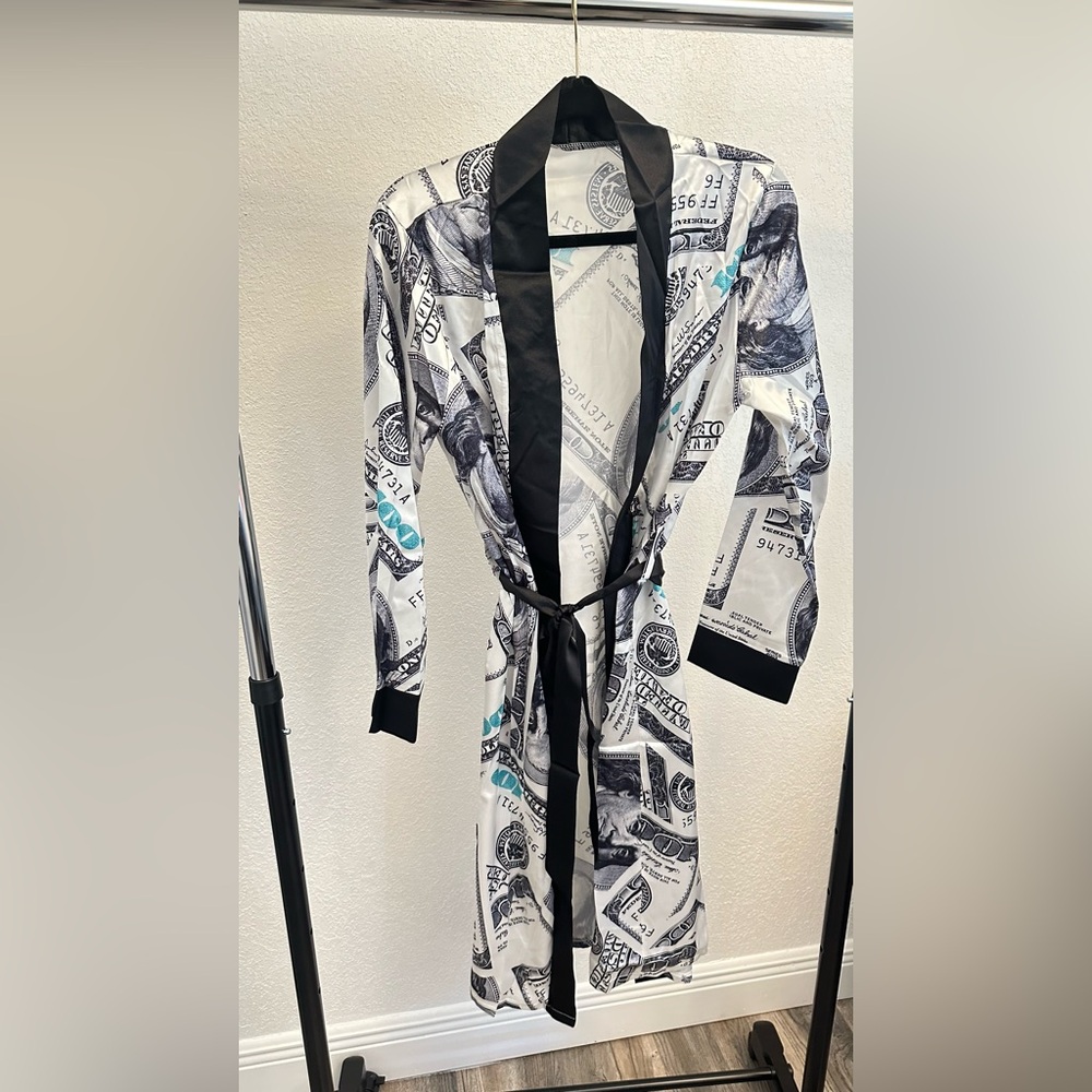 Money Print Robe with Black Trim